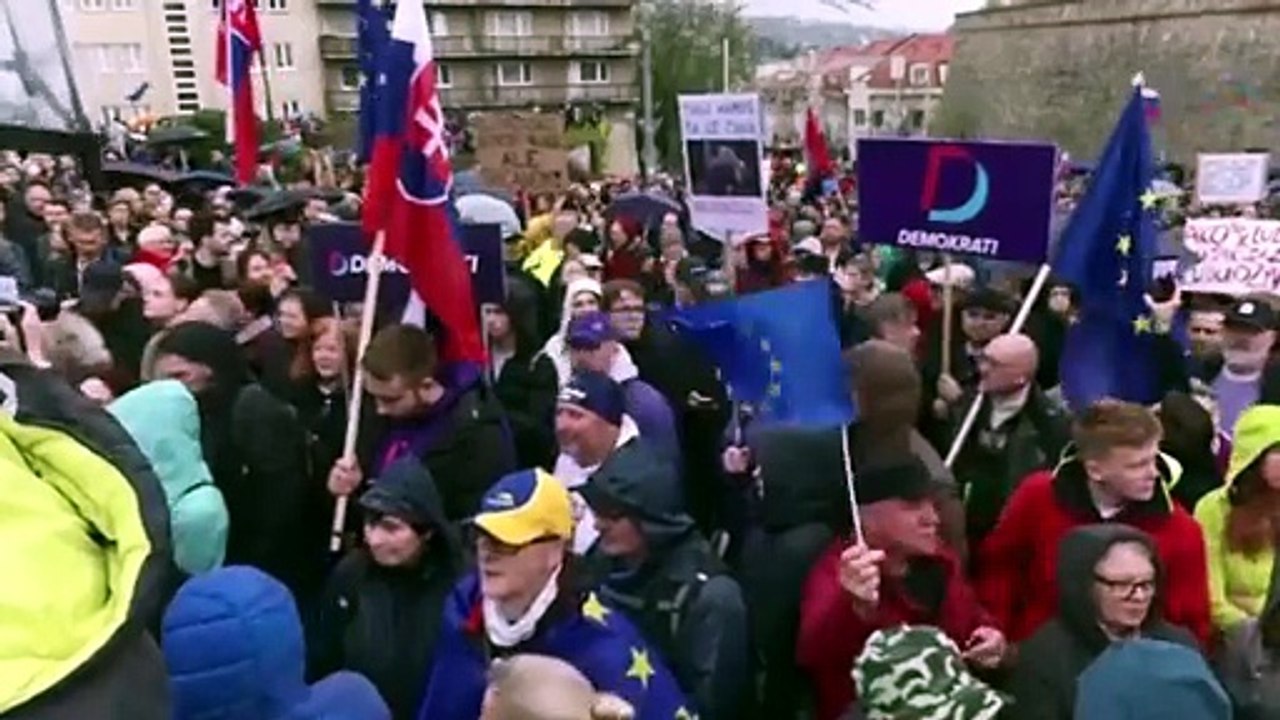 Proteste in Bratislava gegen Ficos Plan zur Abschaffung der Auslandswahl