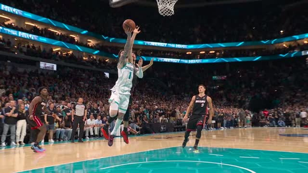 NBA - LaMelo Ball héros des Charlotte Hornets face au Miami Heat
