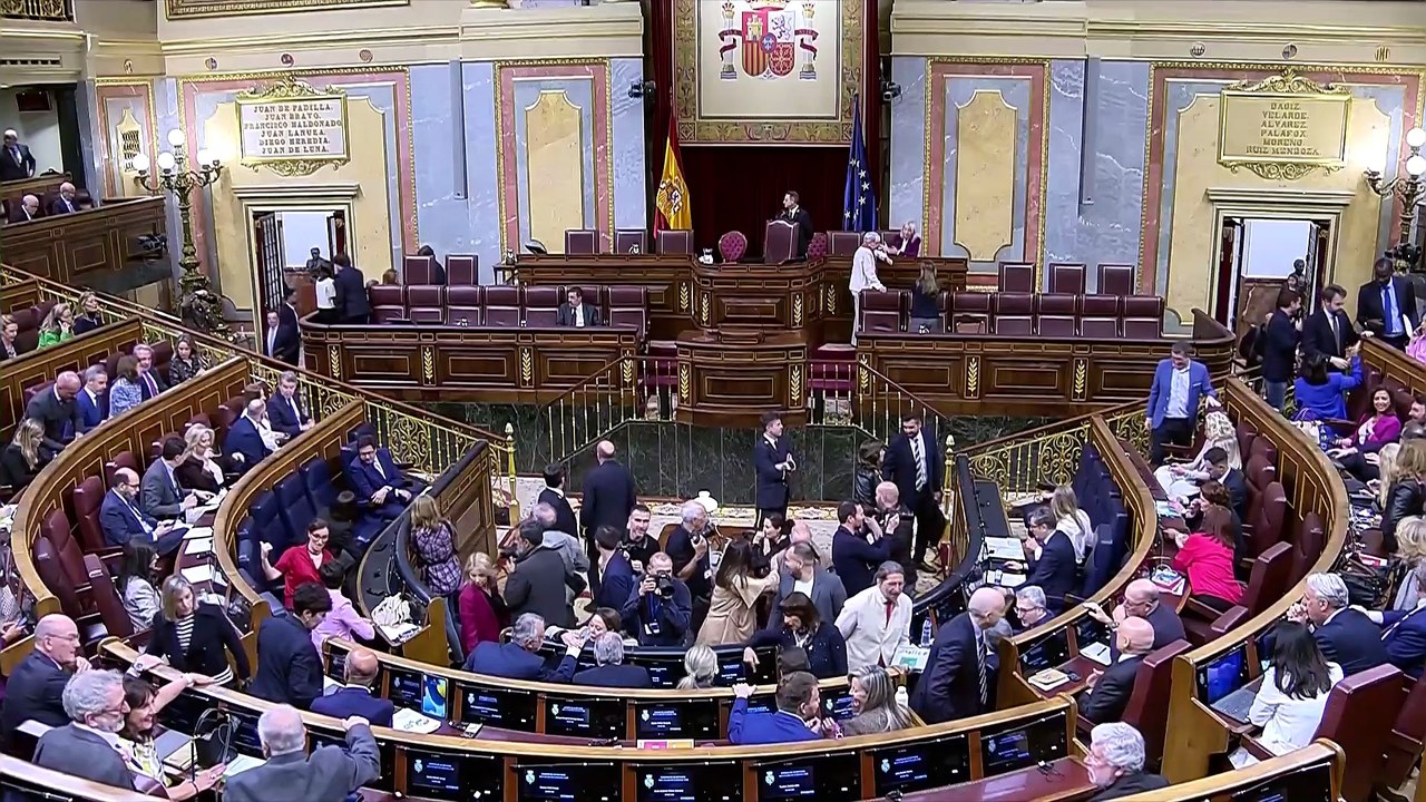 El procesamiento de Begoña Gómez y tragedia en Adamuz marcan la sesión de control