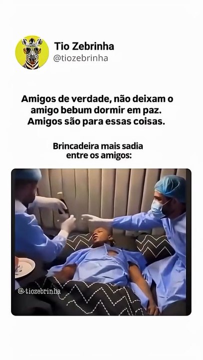 Amigos de verdade,  não deixam o amigo bebum dormir em paz. Amigos são para essas coisas. 🍻🍻🍻🍷🍷🍷💗💗💗🤣🤣🤣