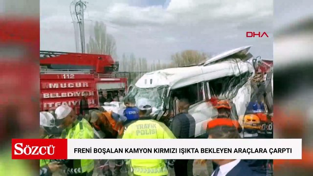 Freni boşalan kamyon, kırmızı ışıkta duran otomobil ve minibüse çarptı: 5 yaralı