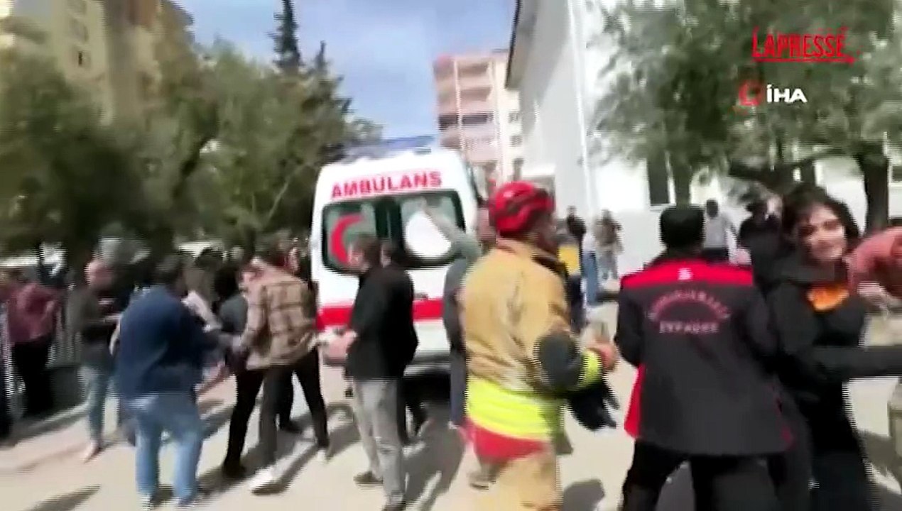 Turchia, scene di panico dopo la sparatoria a scuola