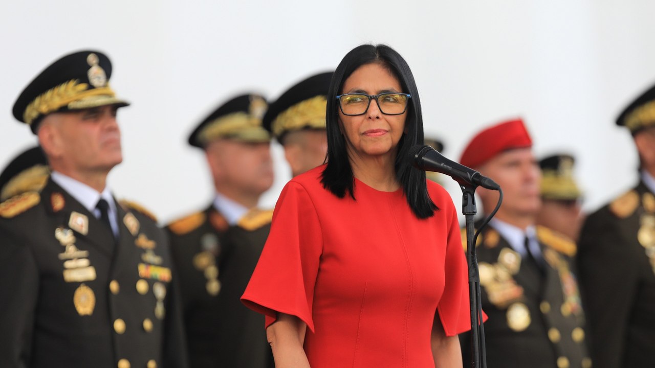 El levantamiento de sanciones al Banco Central venezolano da oxígeno a Delcy Rodríguez