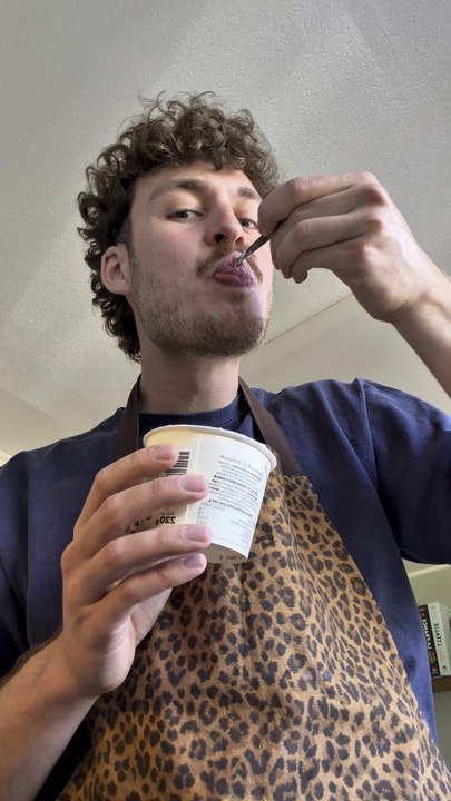 Gratin de pâtes à la cancoillotte Ingrédients : Oignon Ail (Oignon confit) Pâtes (ditalini rigati) Bouillon de volaille Cancoillotte Sel poivre #RecetteFacile #FoodFrançaise #CuisineMaison #Yeschefffffff