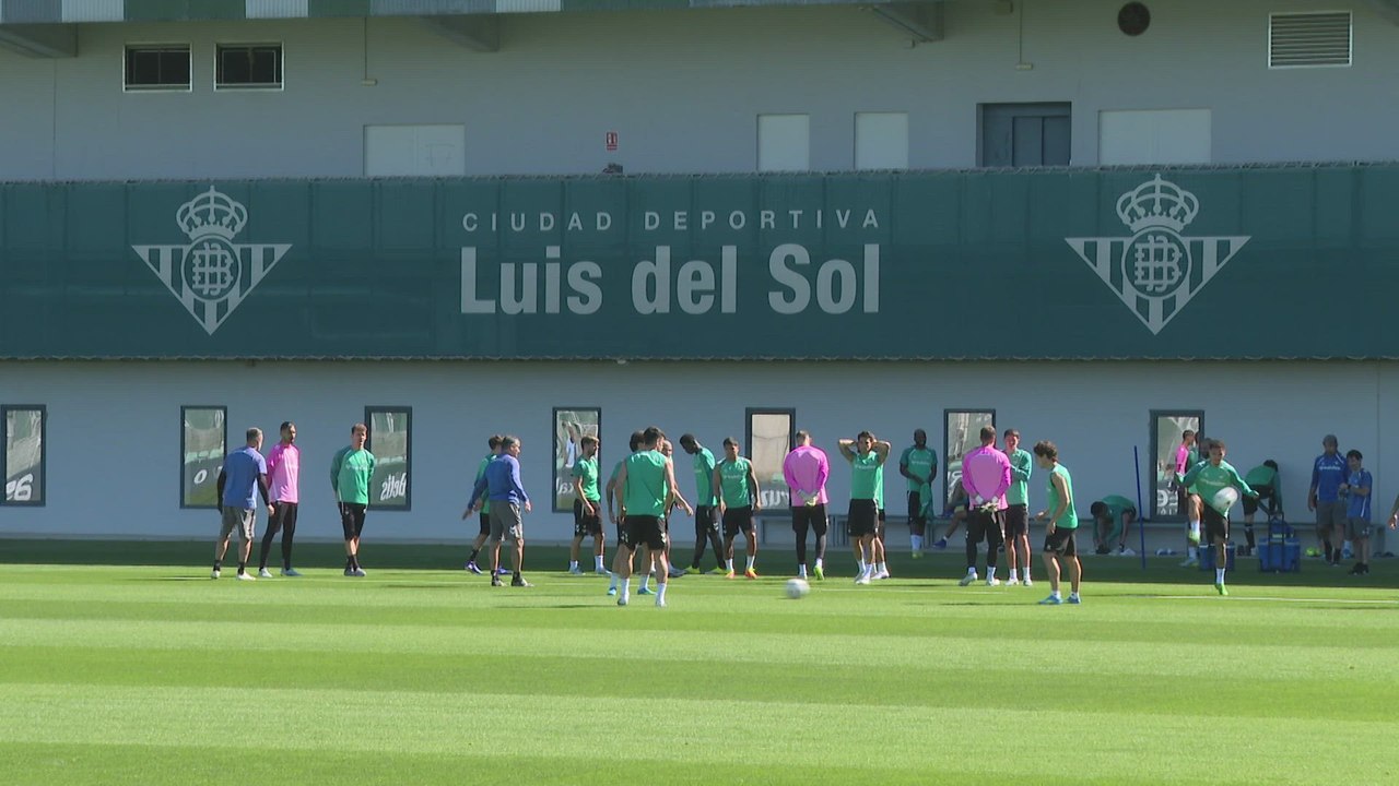 Entrenamiento del Betis en la Ciudad Deportiva