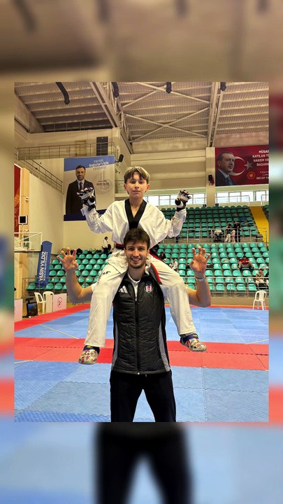 5 maçını da 2/0 kazanarak 30kg’da Minikler İstanbul Şampiyonu olan sporcumuz Ayaz Gür, tebrikler 🦅