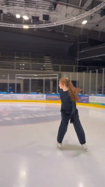 #twins #iceskater #bts #trendingreels #sport
