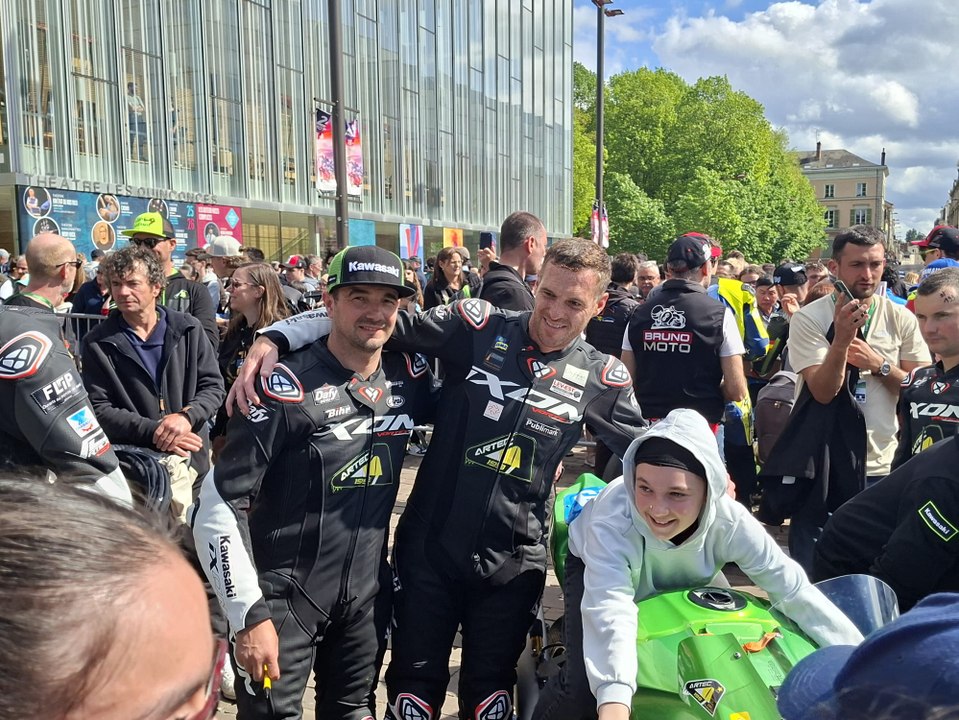24 heures motos : la parade des pilotes a battu son plein au Mans
