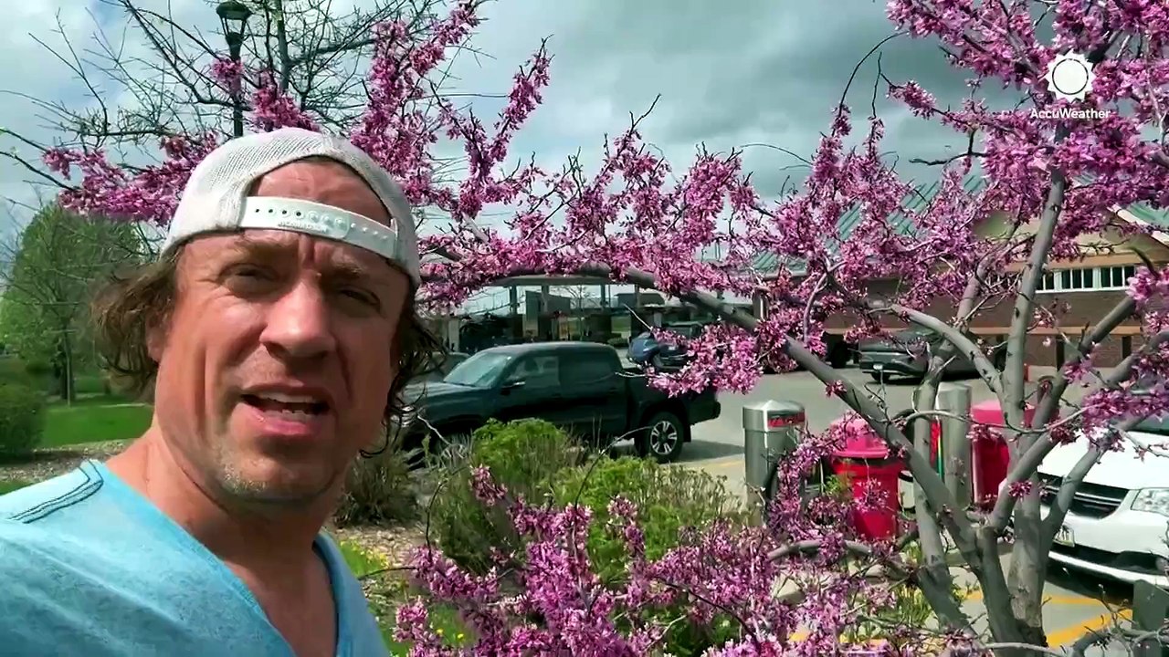 Another round of supercell storms developing over Iowa