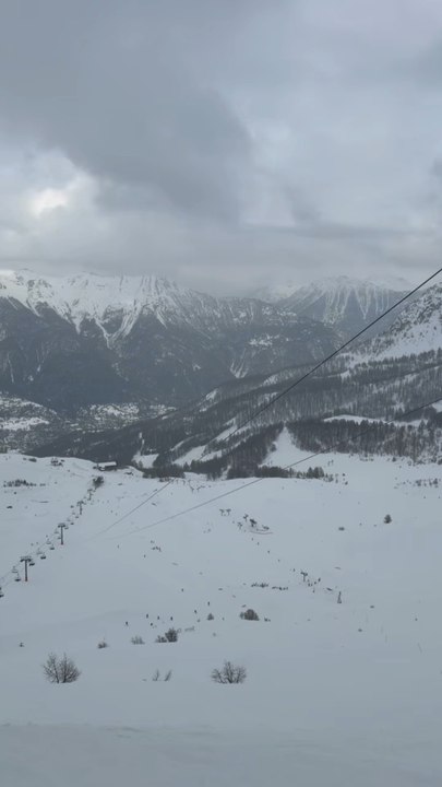 Ziplining in Serre Chevalier 🏔️⚡️Flying over the mountains at full speed.Adrenaline + insane views = perfect combo 🔥