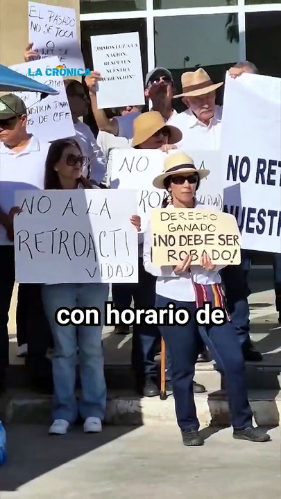 Jubilados de CFE protestan contra tope de pensiones