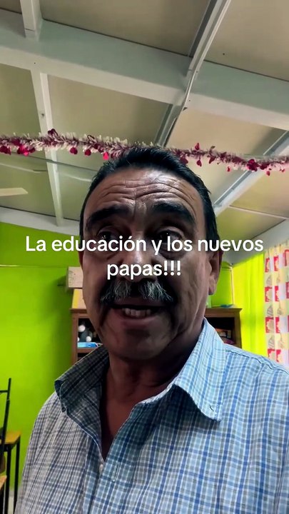 Profesor manda mensaje a los padres de familia: “los hijos no ocupan tablet, ocupan atención”