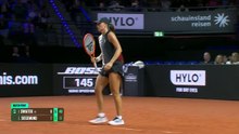 Swiatek back to winning ways after beating Siegemund