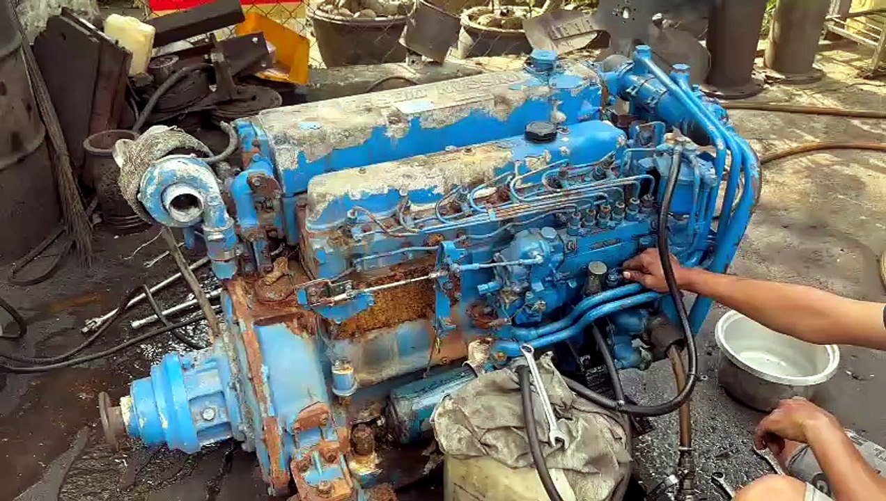6 NISSAN SD33