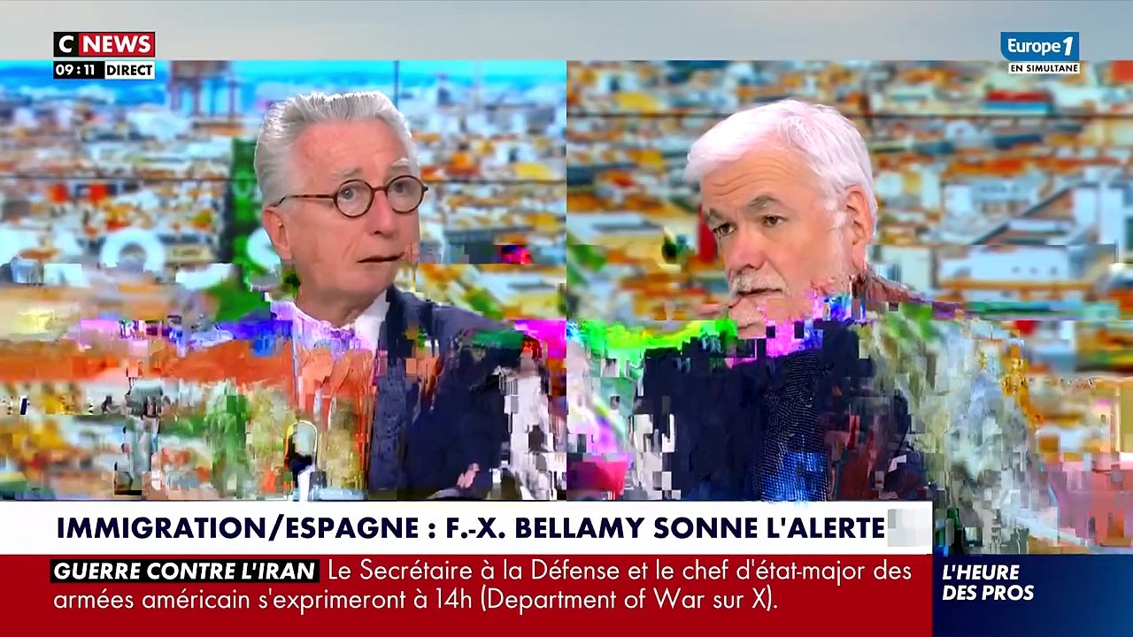 Vincent Hervouët et Pascal Praud, le 16 avril 2026 sur le plateau de "L'Heure des pros" sur CNews