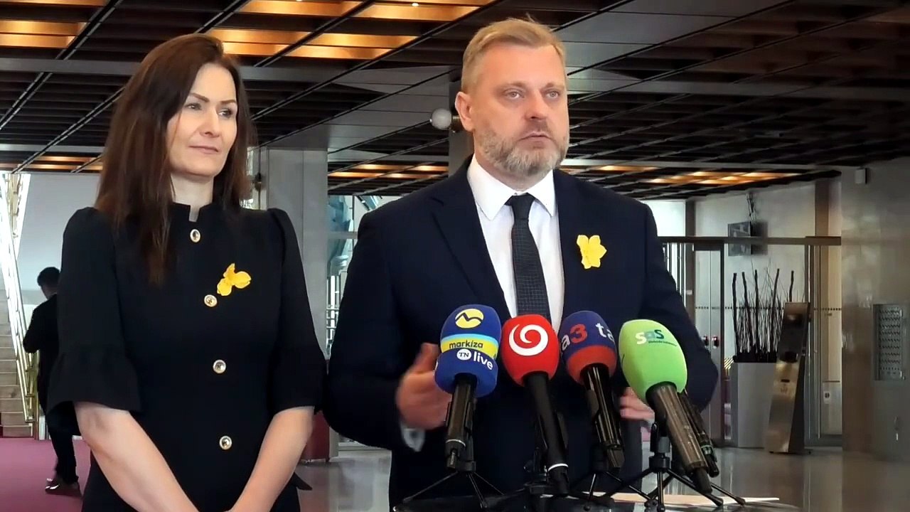 ZÁZNAM: SaS podáva trestné oznámenie pre podozrivý nákup hasičských áut