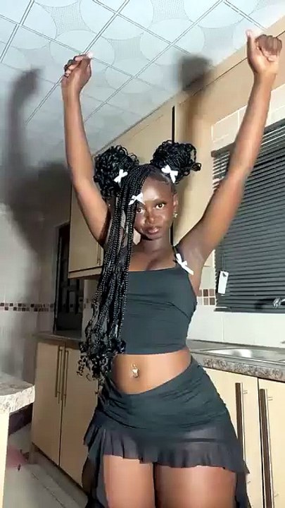 Keratilwe Thapeli : voici quelques vidéos sensuelles de l’influenceuse.3