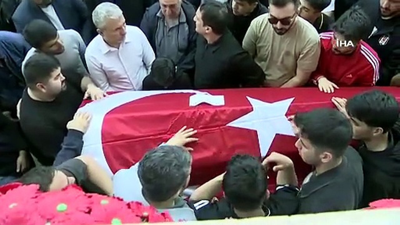 Kahramanmaraş'ta yürek yakan cenaze töreni! 4 öğrenci gözyaşları içinde son yolculuklarına gönderildi