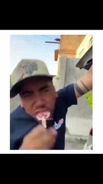 Picolé saboroso 🍦🍦🍦🤣🤣🤣 #omelhorsoaoscomentarios #engraçado #engraçados #comentarios #comentários