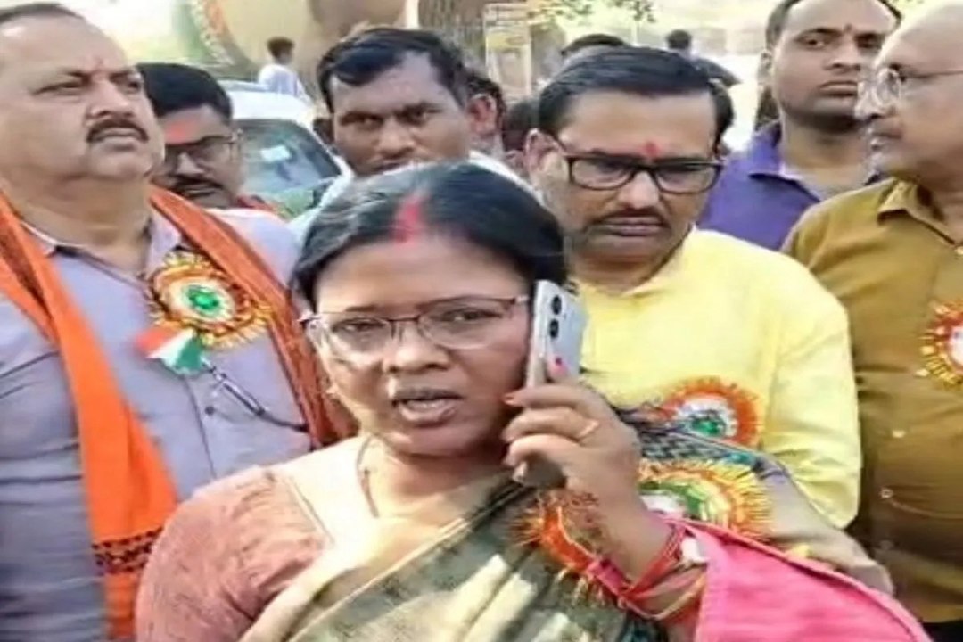 भूमिपूजन कार्यक्रम में SDM नहीं पहुंचे तो भडक़ गईं विधायक, कलेक्टर से बोलीं- ये कहते हैं- मेरी मर्जी, 24 घंटे के भीतर इन्हें हटाइए, वरना…