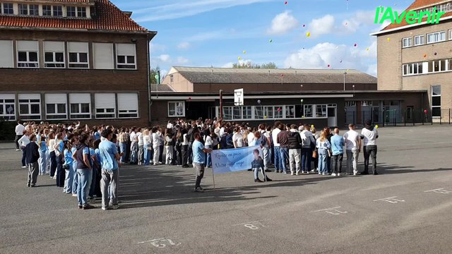 Lâcher de ballons, en hommage à Noah (19 ans) décédé accidentellement à Comines