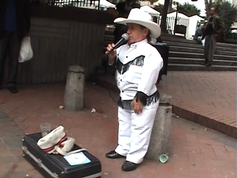 Enanito cantante-Bogota