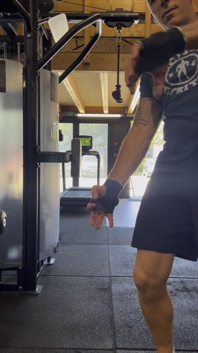 Triceps extension poulie les amis 💪💪💪 c’est quoi vos exo préférer pour ce mouvement ? 😘