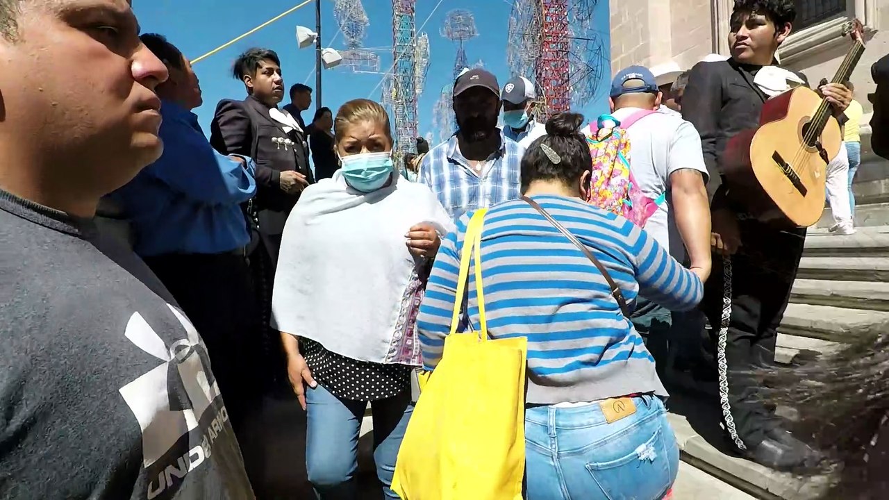 Borracho le canta a la virgencita de la Inmaculada Concepcion. Lagos de Moreno (Jalisco)