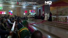 Camerun, folla alla visita di papa Leone XIV che invoca la pace