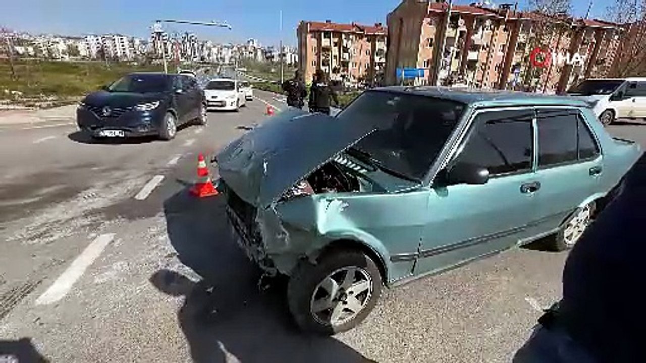 Samsun Şehir Hastanesi kavşağında yine kaza: 4 yaralı