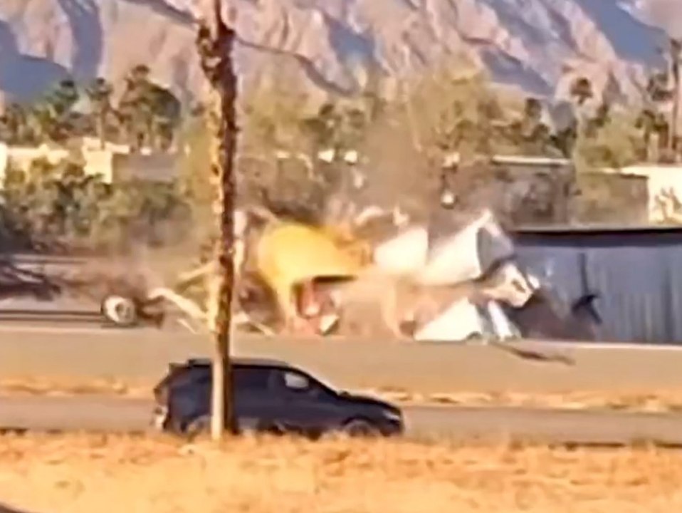 Sattelzug kracht in Beton-Truck: Ein Toter