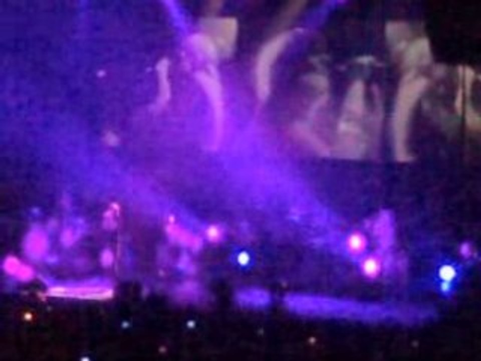 Portishead - Roads Live Paris Zenith