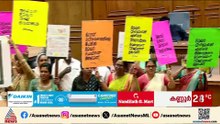 കൊച്ചി മേയറുടെ രാജി ആവശ്യപ്പെട്ട് കോര്‍പറേഷനിൽ ഇടത് കൗൺസിലര്‍മാരുടെ പ്രതിഷേധം