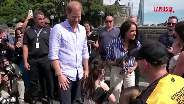 Sydney, per Harry e Meghan infradito, balli e gita in barca con i sostenitori di 'Invictus'