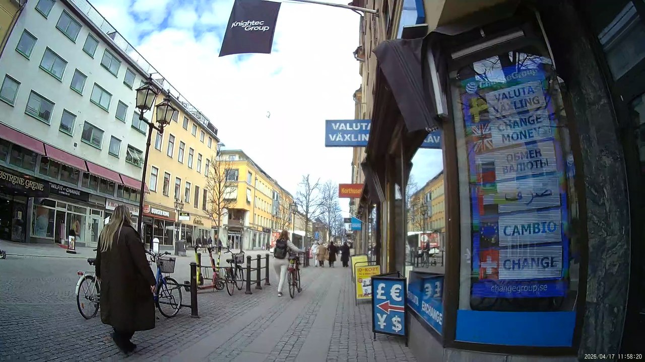Promenerar igen och talar förstås också om Jesus. Örebro 17 April 2026 Del 4