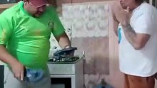A filha aproveitou a situação 🤣🤣🤣🤣 #omelhorsoaoscomentarios #engraçado #engraçados #comentarios