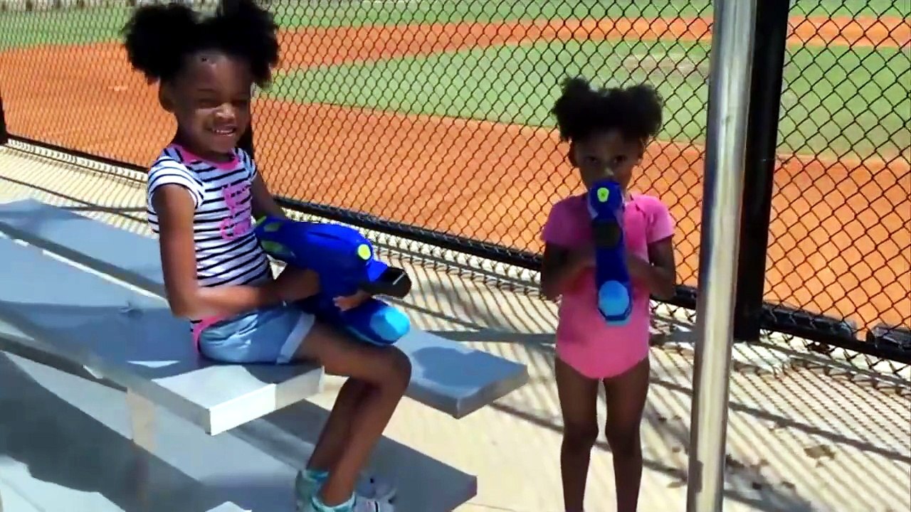 Bad baby naiah and elli at the park water gun