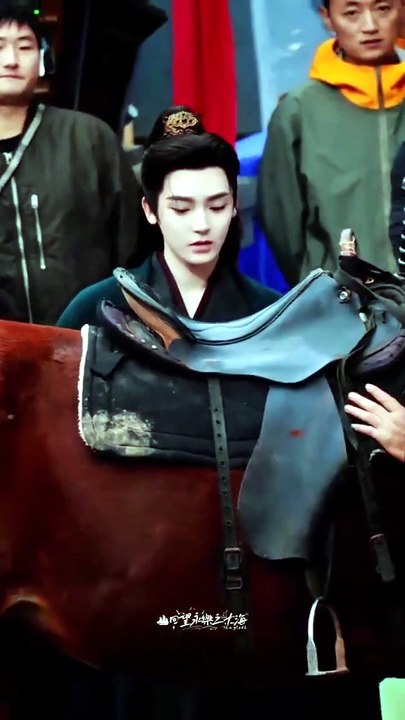 Kitten got ghosted by the horse 😂CDrama - KEY TO THE PHOENIX HEART ...#houminghao #neohou #Keyt