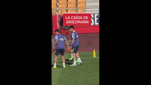 La caída de Griezmann en el entrenamiento previo a la final de la Copa del Rey | Atleti - Real Sociedad