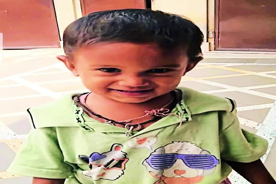 मां ने चार साल की बेटी को गला घोंटकर मार डाला, फिर किया आत्महत्या का प्रयास... देखें दर्दनाक वीडियो ....