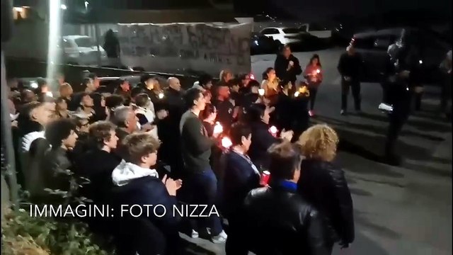 Omicidio Bongiorni, una nuova fiaccolata nel quartiere della vittima. La commozione della madre