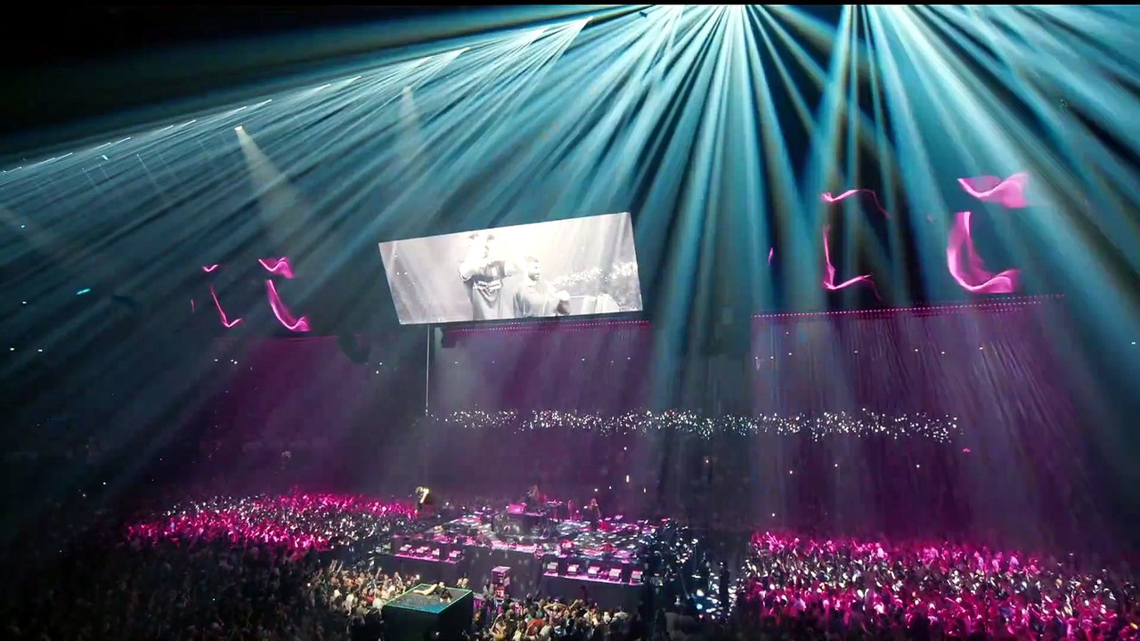 Bebe Rexha chante "New Religion" et "I'm Good (Blue)" à Fun Radio Ibiza Experience