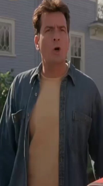 Mi odi solo perché sono nero🤣 Charlie Sheen e Simon Rex in Scary Movie 3