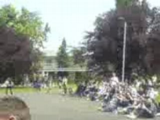 Mec à poil au lycée!