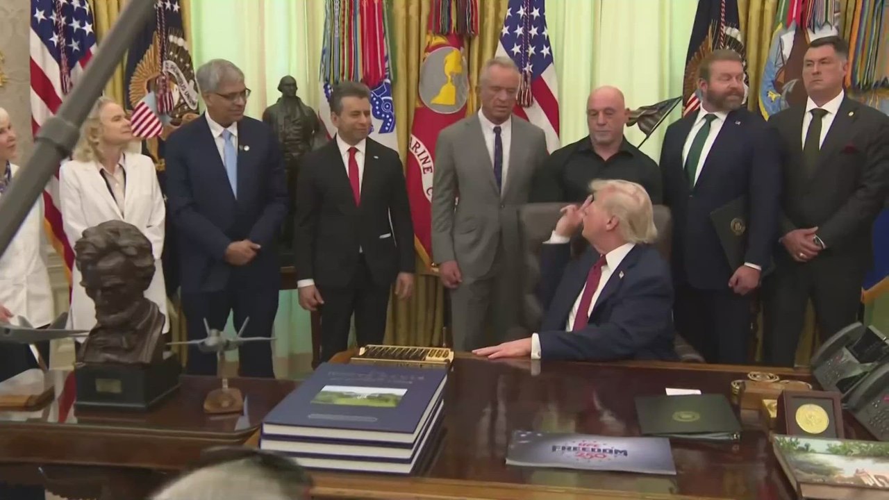 Trump SHUTS DOWN the Event Before Any Iran Questions — His Hand Move Is an Instant VIRAL GIF