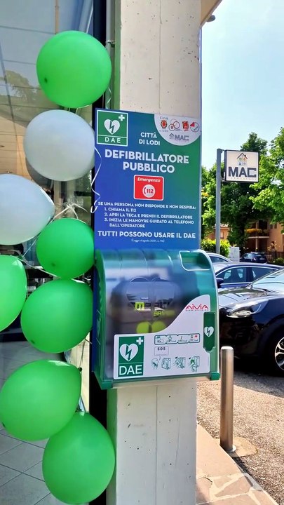 Il nuovo defibrillatore pubblico h24 a San Bernardo