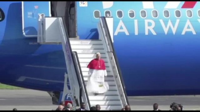 L'arrivo di Papa Leone XIV in Angola, terza tappa del viaggio in Africa