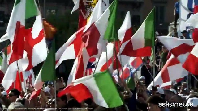 I patrioti europei a Milano, Bardella e Wilders sul palco con Salvini