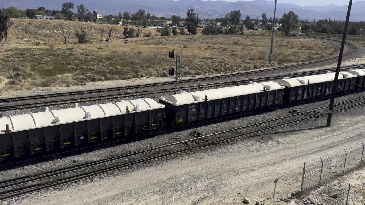 Union Pacific 3 Way Meets at West Colton Yard.