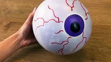Spooky homemade eyeballs that float and stare👁️🎈